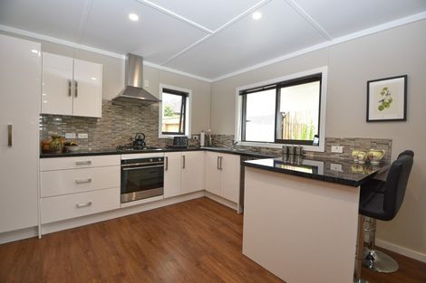 Photo of property in 51 Hilton Road, Carterton, 5713