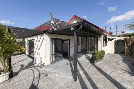 Photo of property in 1/16 Dalmahoy Place, Wattle Downs, Auckland, 2103