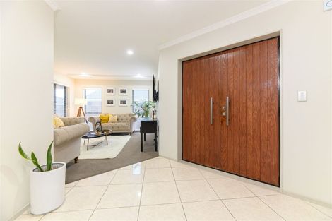 Photo of property in 99a Awaroa Road, Sunnyvale, Auckland, 0612