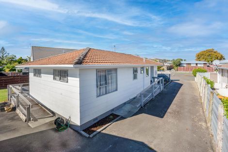 Photo of property in 8 Purdie Place, Milson, Palmerston North, 4414