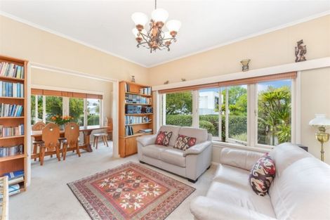 Photo of property in 131 Lake Crescent, Hamilton Lake, Hamilton, 3204