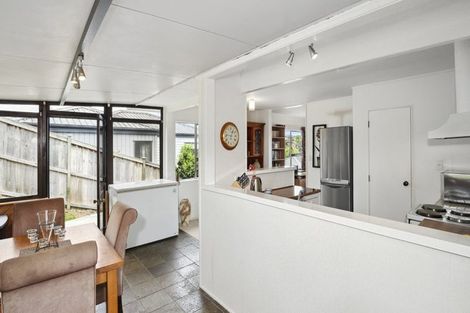 Photo of property in 1/17 Dianthus Place, Browns Bay, Auckland, 0630