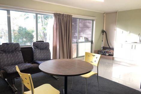 Photo of property in 28 Goldfinch Rise, Unsworth Heights, Auckland, 0632