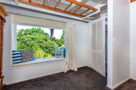 Photo of property in 2 Oxford Terrace, Coromandel, 3506