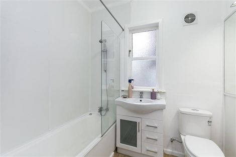 Photo of property in 18a Richmond Avenue, Northcote Point, Auckland, 0627