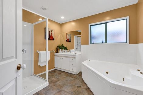 Photo of property in 96c Branch Road, Highlands Park, New Plymouth, 4312