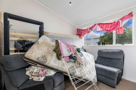 Photo of property in 1/12 Citril Place, Red Hill, Papakura, 2110