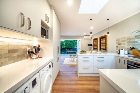 Photo of property in 3/318 Beach Road, Campbells Bay, Auckland, 0630