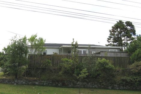 Photo of property in 2/228 Beach Haven Road, Beach Haven, Auckland, 0626