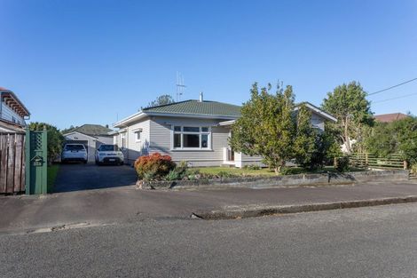 Photo of property in 24 Chamberlain Street, Dannevirke, 4930