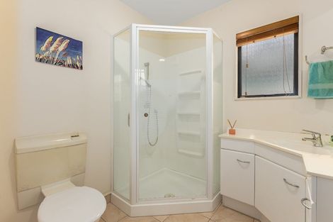 Photo of property in 31 Lanyon Place, Whitby, Porirua, 5024