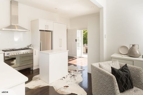 Photo of property in 71 Beach Road, Mellons Bay, Auckland, 2014