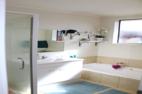 Photo of property in 12 George Arthur Place, Pukekohe, 2120