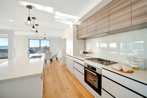 Photo of property in 41 Aberdeen Road, Castor Bay, Auckland, 0620
