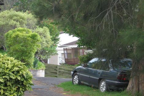 Photo of property in 1/12 Kegworth Place, Browns Bay, Auckland, 0630