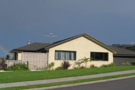 Photo of property in 8 The Ritz, Orewa, 0931