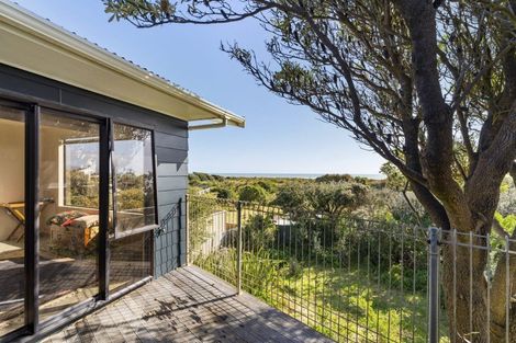 Photo of property in 5 Moana Street, Otaki Beach, Otaki, 5512
