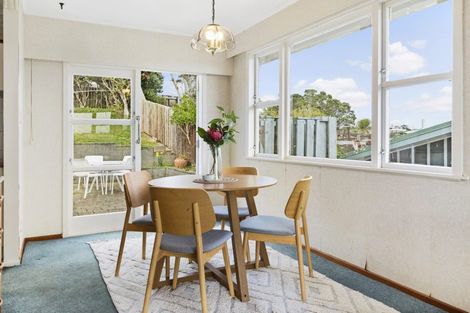 Photo of property in 13 Alder Place, Newlands, Wellington, 6037