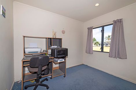 Photo of property in 13 Neta Grove, Henderson, Auckland, 0612