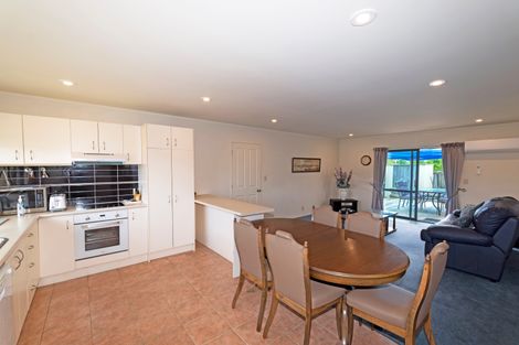 Photo of property in 13 Neta Grove, Henderson, Auckland, 0612