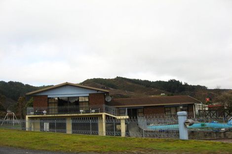 Photo of property in 42 Victory Street, Reefton, 7830