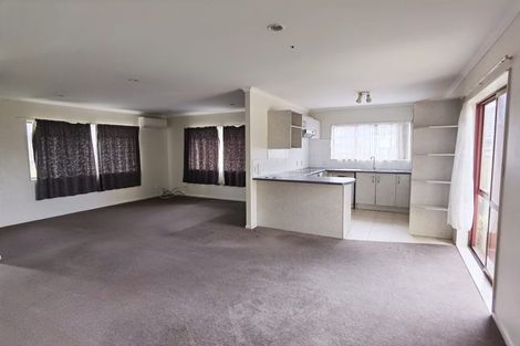 Photo of property in 15 Dole Place, Mangere, Auckland, 2022