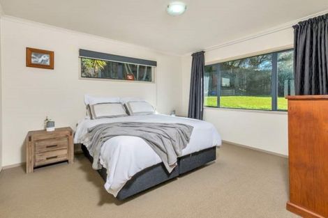 Photo of property in 20 Fairford Avenue, Henderson, Auckland, 0612