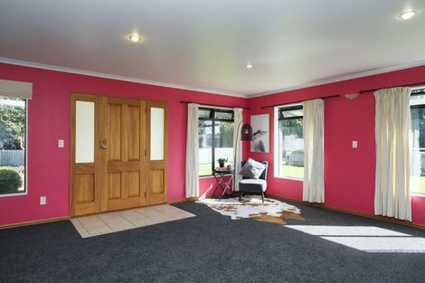 Photo of property in 15 Windsor Street, Dannevirke, 4930