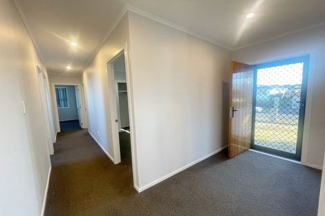 Photo of property in 9 Staverton Crescent, Mangere, Auckland, 2022