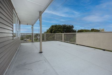 Photo of property in 2 Chelsea View Drive, Chatswood, Auckland, 0626