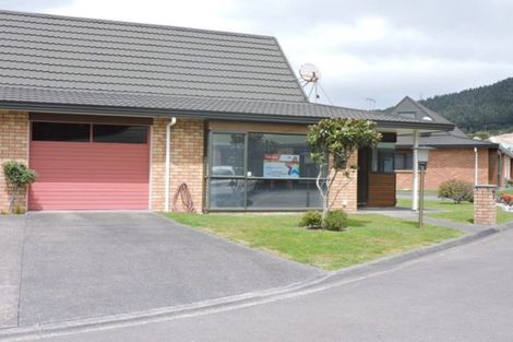 Photo of property in Redwood Village, 28/42 Main Road, Tawa, Wellington, 5028