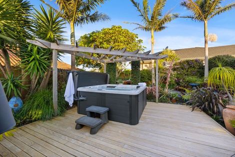 Photo of property in 136 Kilkenny Drive, East Tamaki Heights, Auckland, 2016