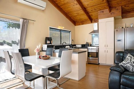 Photo of property in 4/28 Islington Avenue, New Lynn, Auckland, 0600