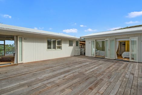 Photo of property in 6 Buckleton Road, Tawharanui Peninsula, Matakana, 0986