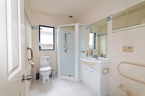 Photo of property in 13 Neta Grove, Henderson, Auckland, 0612