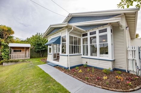 Photo of property in 2/96 Kerrs Road, Avonside, Christchurch, 8061