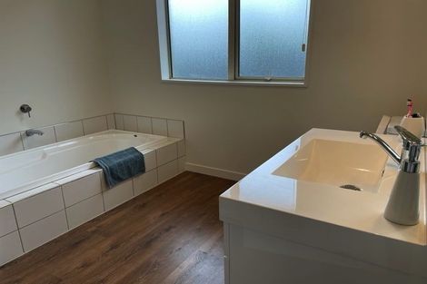 Photo of property in 17 Perrow Street, Wanaka, 9305