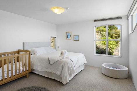 Photo of property in 1 Halcyon Way, Cashmere, Christchurch, 8022