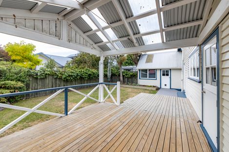 Photo of property in 2/96 Kerrs Road, Avonside, Christchurch, 8061