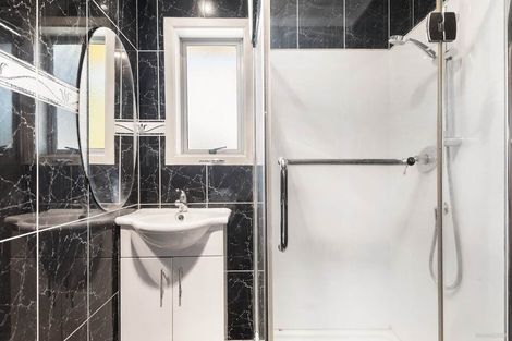 Photo of property in 2/17a Rose Road, Papatoetoe, Auckland, 2025