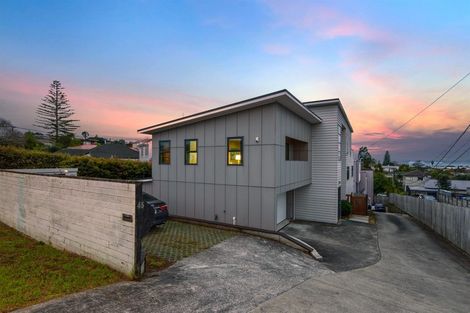 Photo of property in 45 Forrest Hill Road, Milford, Auckland, 0620
