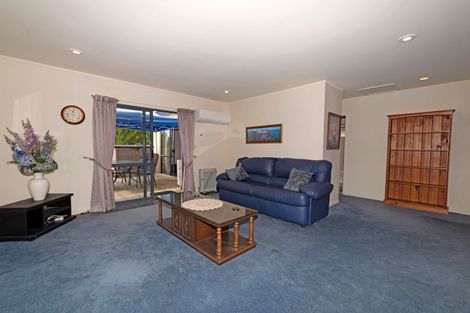 Photo of property in 13 Neta Grove, Henderson, Auckland, 0612