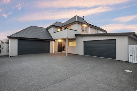 Photo of property in 7 Goodall Place, Redwood, Christchurch, 8051