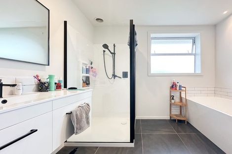 Photo of property in 68 Daniels Road, Redwood, Christchurch, 8051