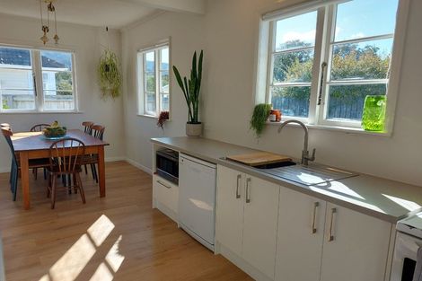 Photo of property in 5 Hood Avenue, Heretaunga, Upper Hutt, 5018