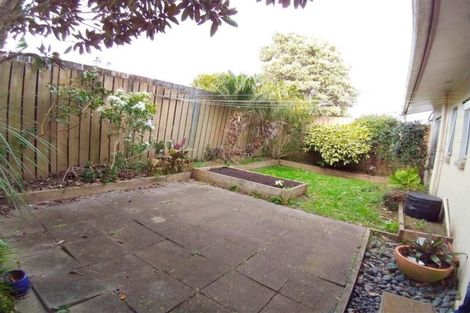 Photo of property in 2/138 Rangatira Road, Beach Haven, Auckland, 0626