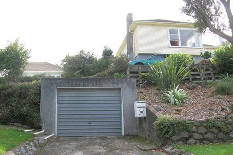 Photo of property in 28 Kiwi Crescent, Tawa, Wellington, 5028