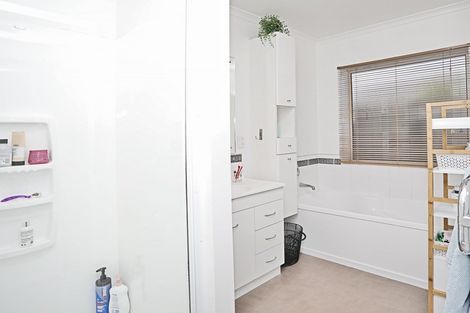 Photo of property in 16 Hoffman Court, Waikiwi, Invercargill, 9810