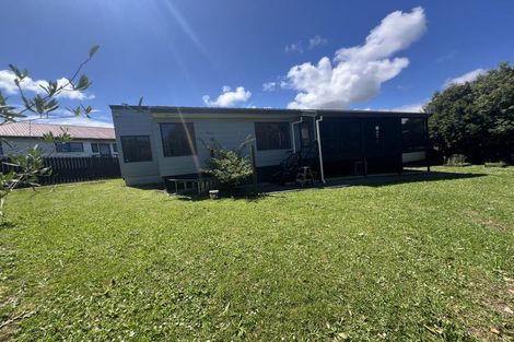 Photo of property in 12 Leven Lane, Totara Heights, Auckland, 2105