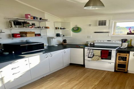 Photo of property in 4/30 Lyall Parade, Lyall Bay, Wellington, 6022